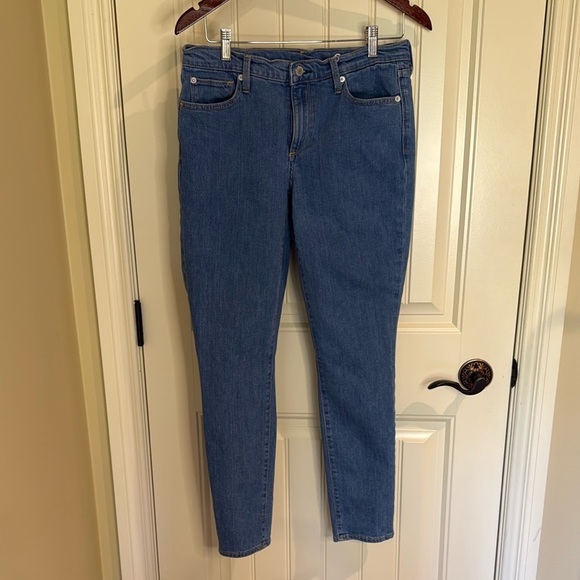 GAP Women’s Blue Regular Light Denim Jeans - Picture 1 of 15